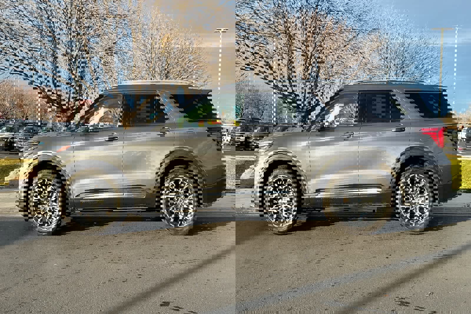 Certified 2025 Ford Explorer Platinum w/ Ultimate Package image 2