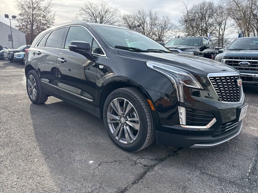 Used 2025 Cadillac XT5 Premium Luxury image 3