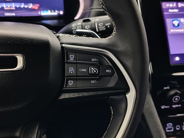 Used 2023 Jeep Grand Cherokee L Laredo AWD/4WD image 39