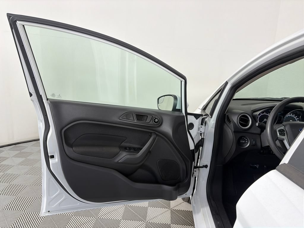 Certified 2019 Ford Fiesta SE w/ Cold Weather Package FWD image 10