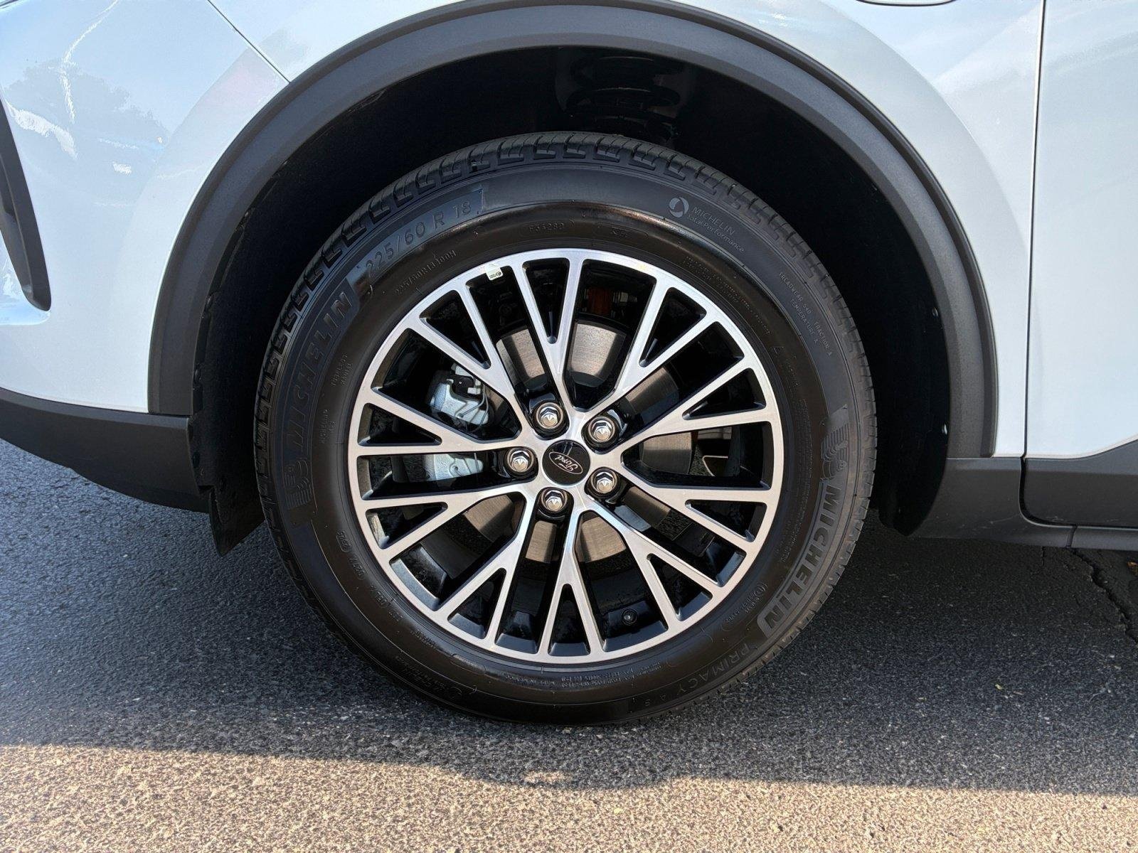 Certified 2025 Ford Escape SE FWD image 26