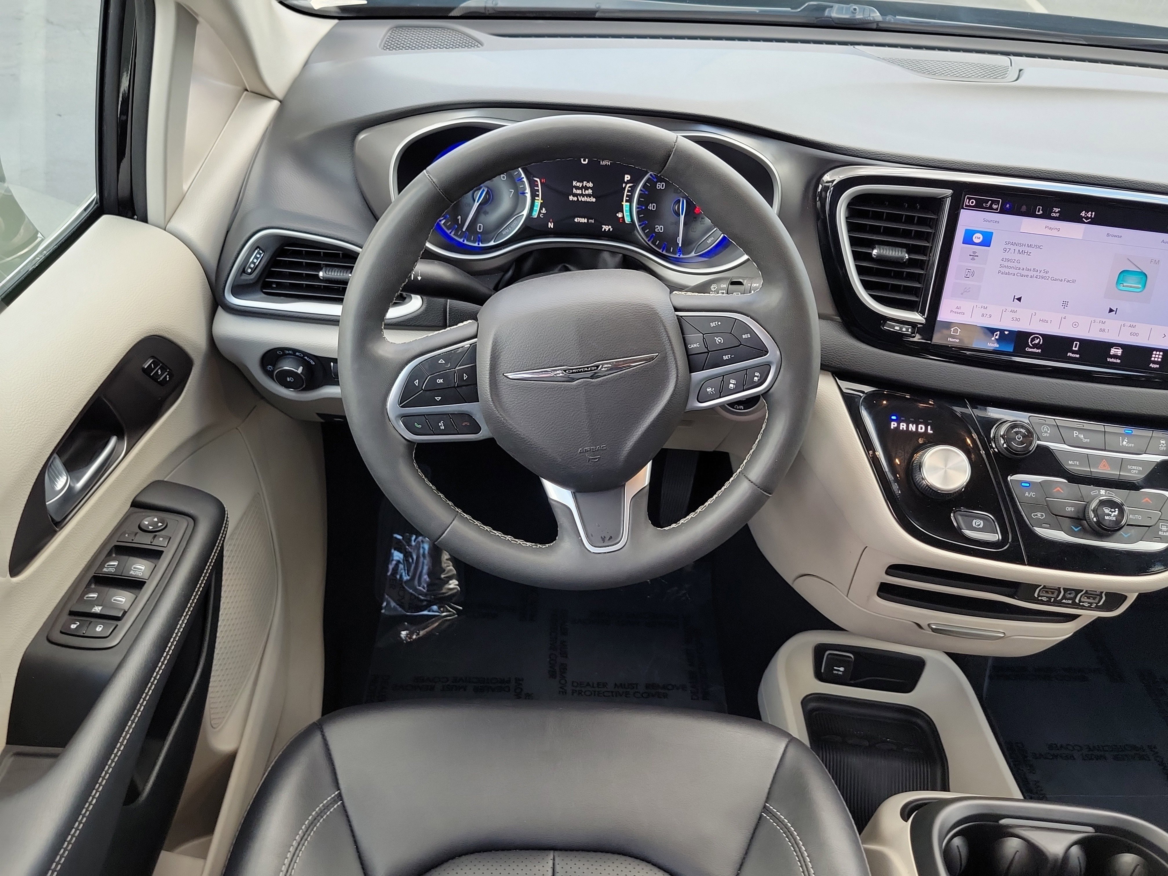 Used 2024 Chrysler Pacifica Touring-L FWD image 17