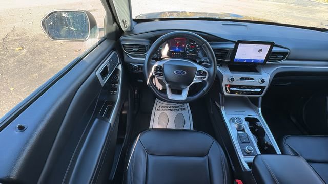 Certified 2022 Ford Explorer XLT w/ Equipment Group 202A image 15