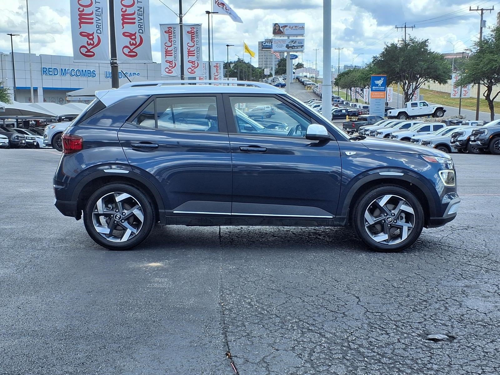 Used 2025 Hyundai Venue Limited FWD image 5