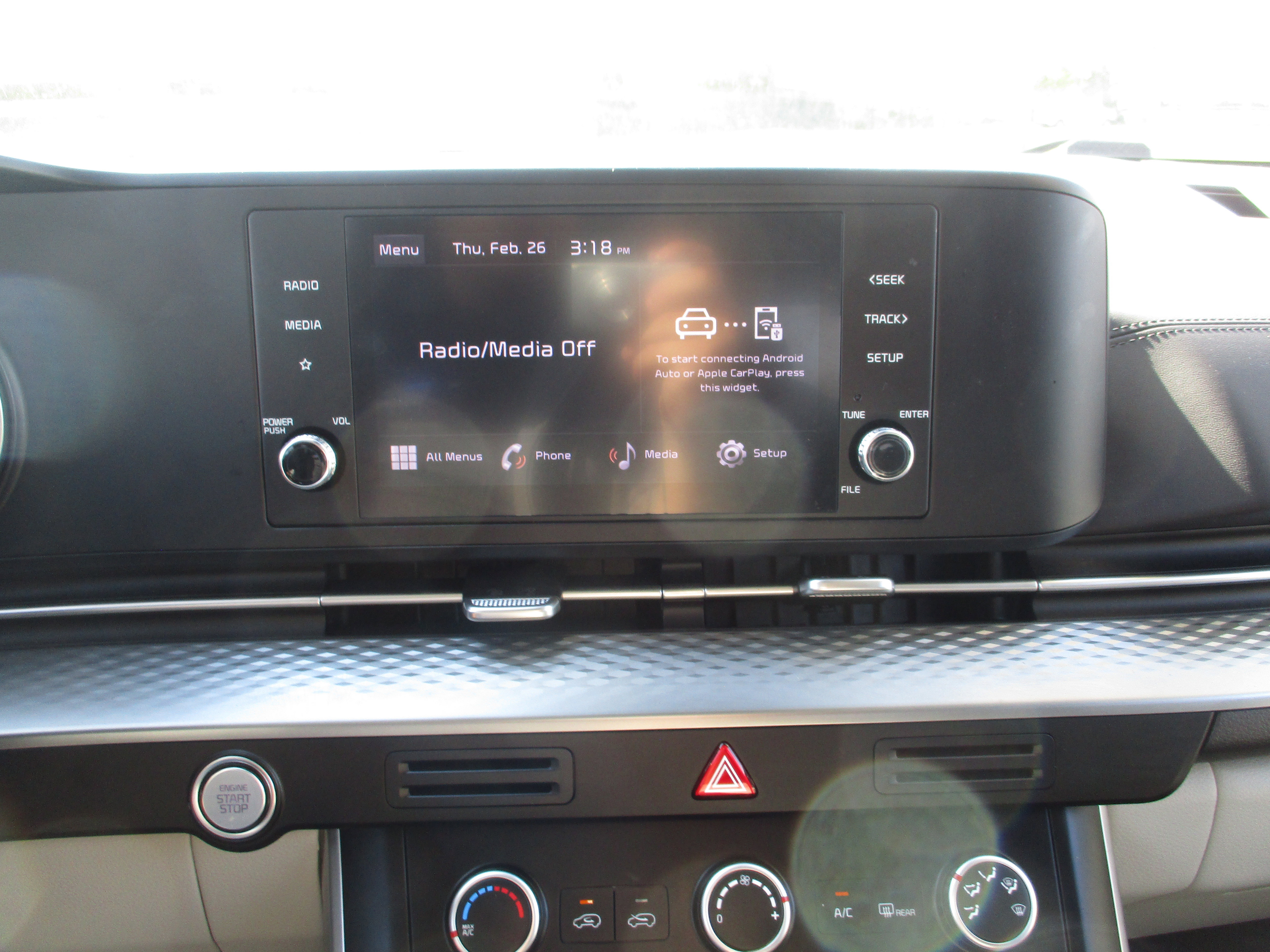 Used 2024 Kia Carnival LX image 21