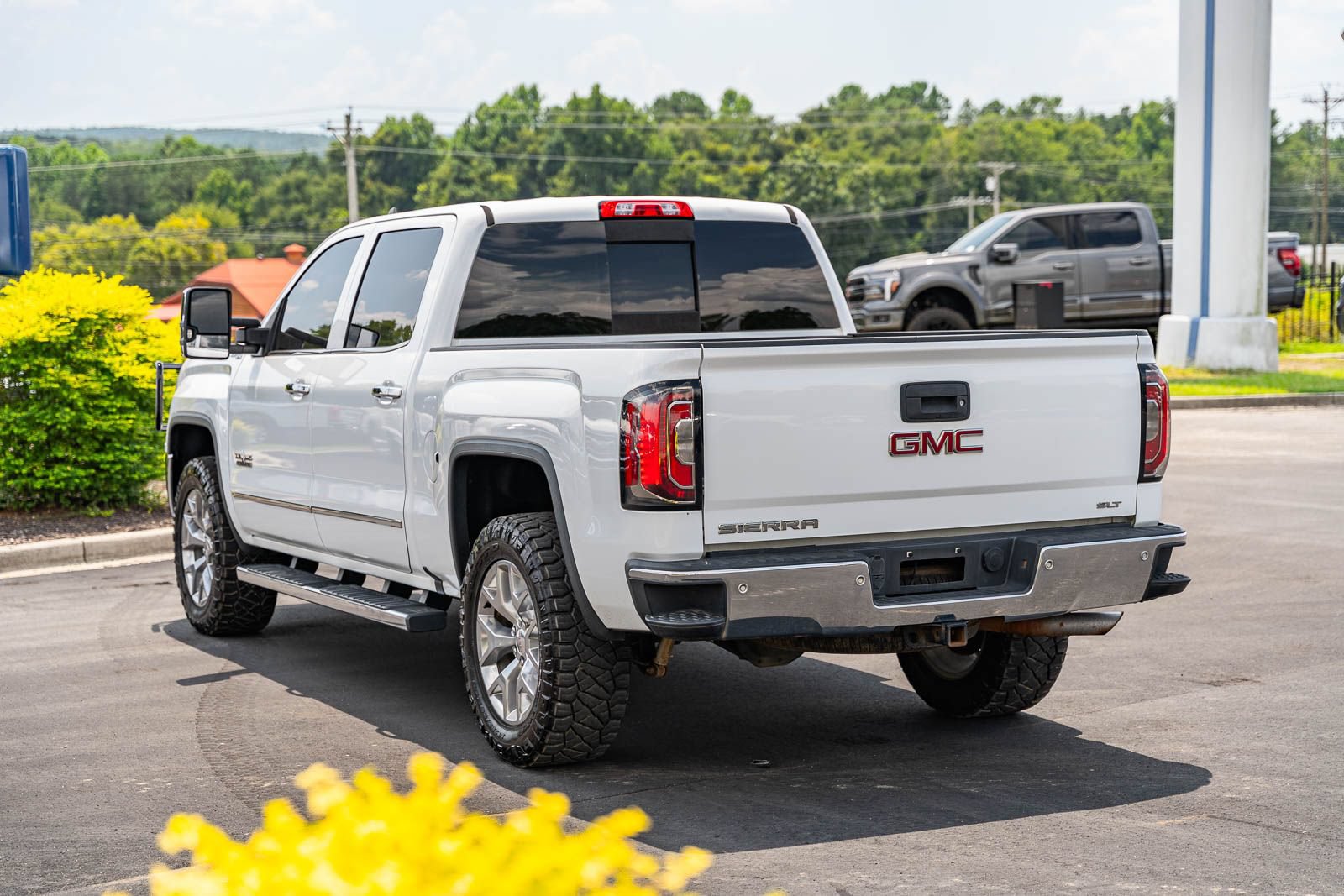 Used 2018 GMC Sierra 1500 SLT w/ Texas SLT Premium Package AWD/4WD image 5