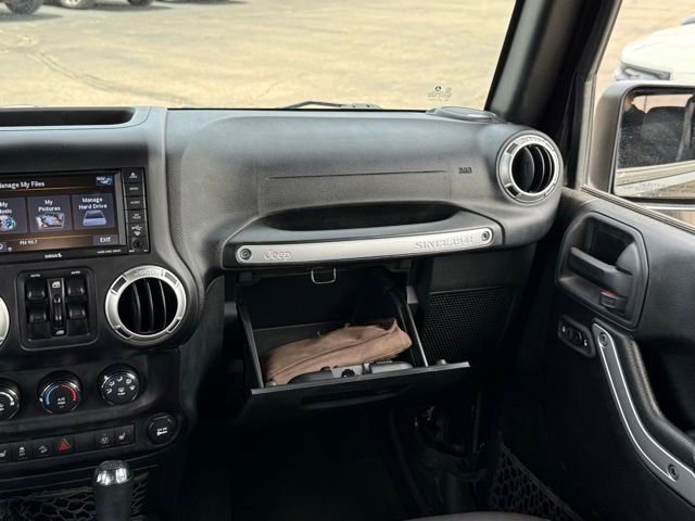 Used 2018 Jeep Wrangler Unlimited Sahara AWD/4WD image 25