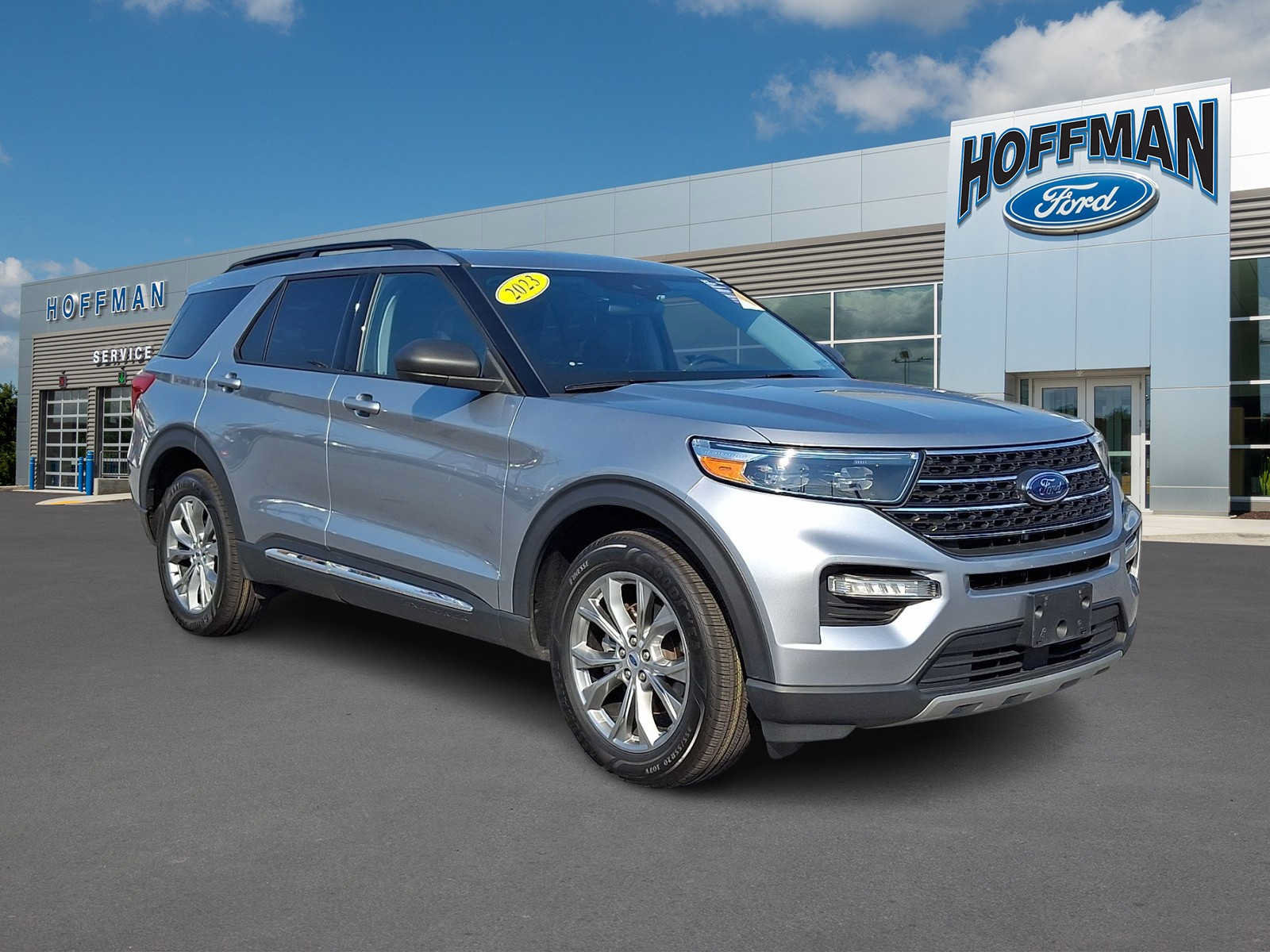 Certified 2023 Ford Explorer XLT w/ Equipment Group 202A