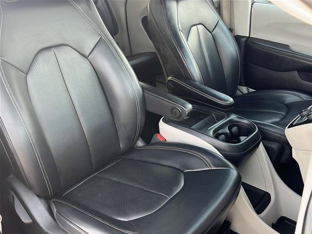 Used 2021 Chrysler Voyager Lxi FWD image 14