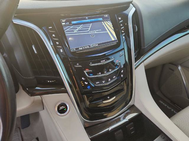 Used 2020 Cadillac Escalade ESV Luxury RWD image 33
