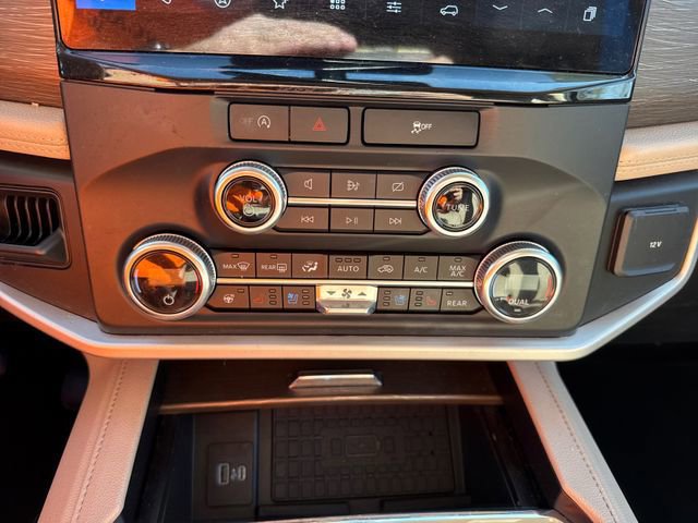 Certified 2024 Ford Expedition Limited image 25