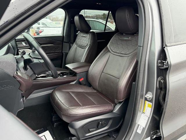 Certified 2025 Ford Explorer Platinum w/ LUX Leather Package image 21