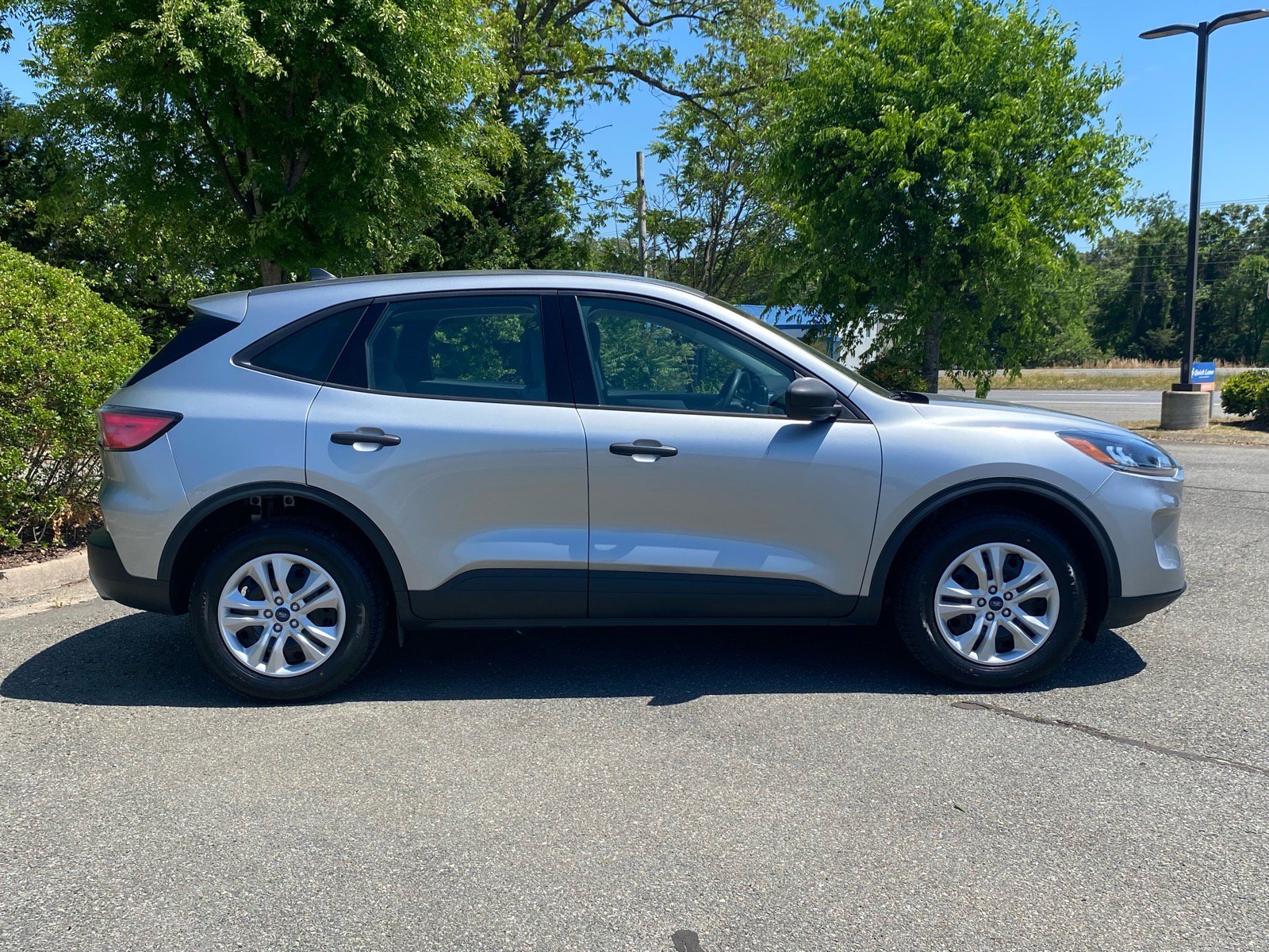 Certified 2022 Ford Escape S AWD/4WD image 3