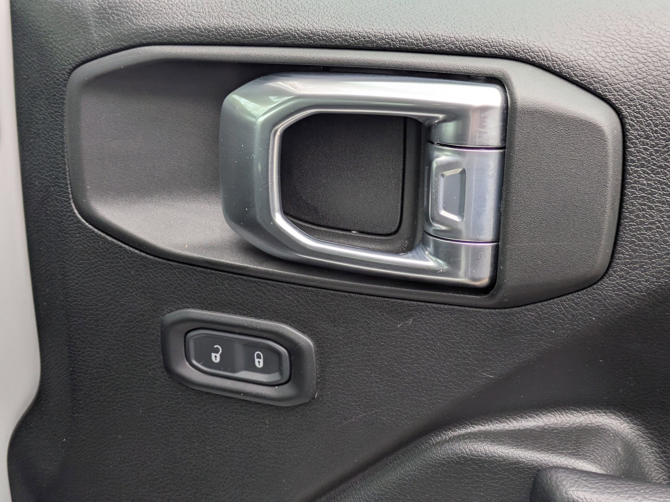 Used 2023 Jeep Wrangler Unlimited image 32