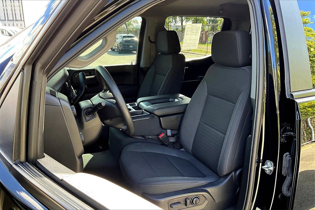 Used 2022 Chevrolet Silverado 1500 Custom Trail Boss w/ LPO, Dark Essentials Package image 23