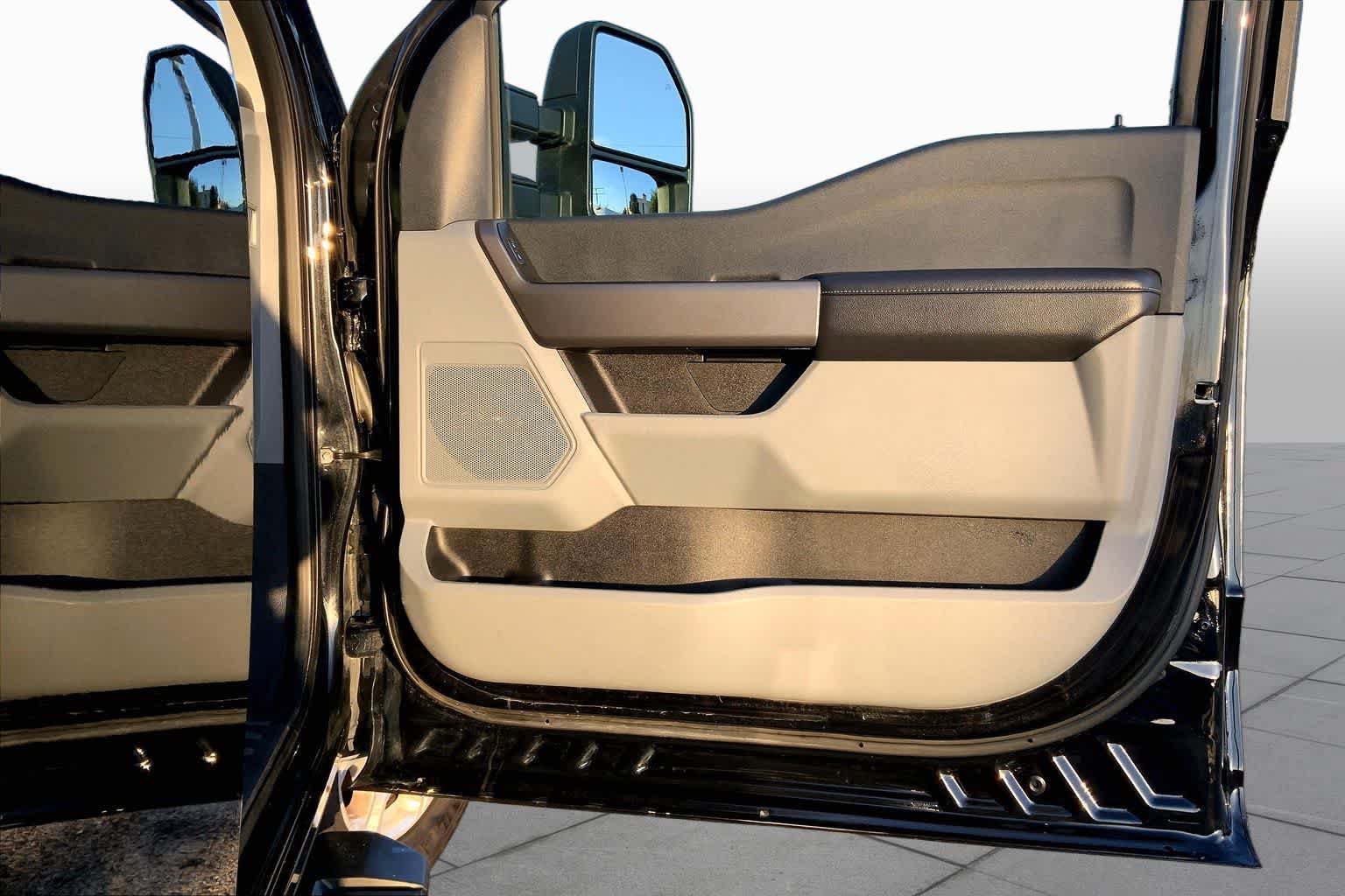Certified 2025 Ford F250 XLT AWD/4WD image 23