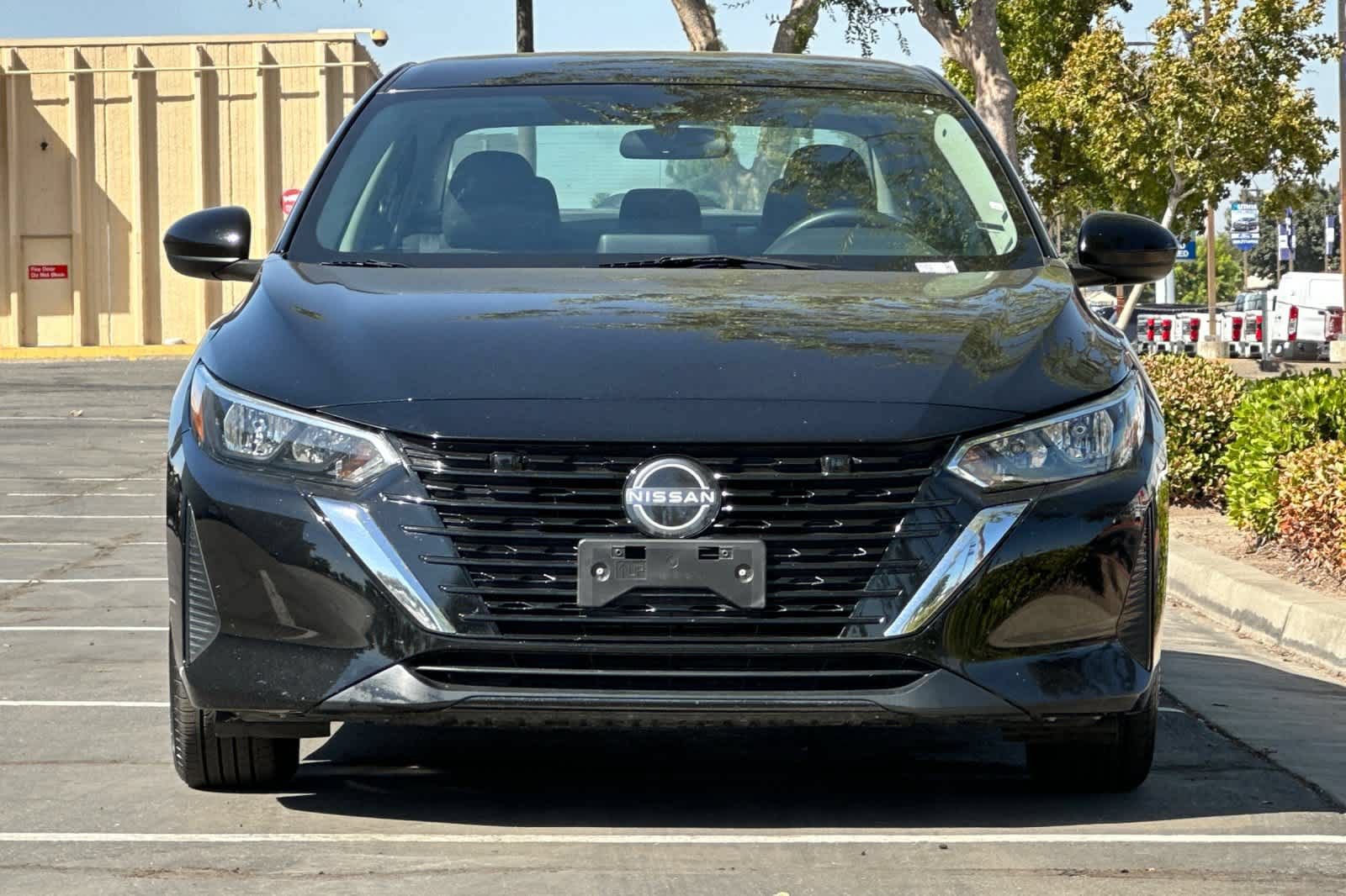 Used 2025 Nissan Sentra SV FWD image 11
