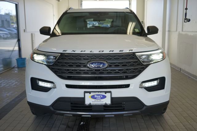 Certified 2021 Ford Explorer XLT w/ Equipment Group 202A AWD/4WD image 17