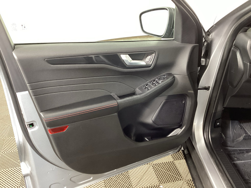 Certified 2023 Ford Escape ST-Line AWD/4WD image 16