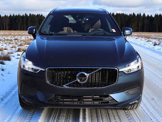 Used 2021 Volvo XC60 T5 Momentum w/ Advanced Package image 9