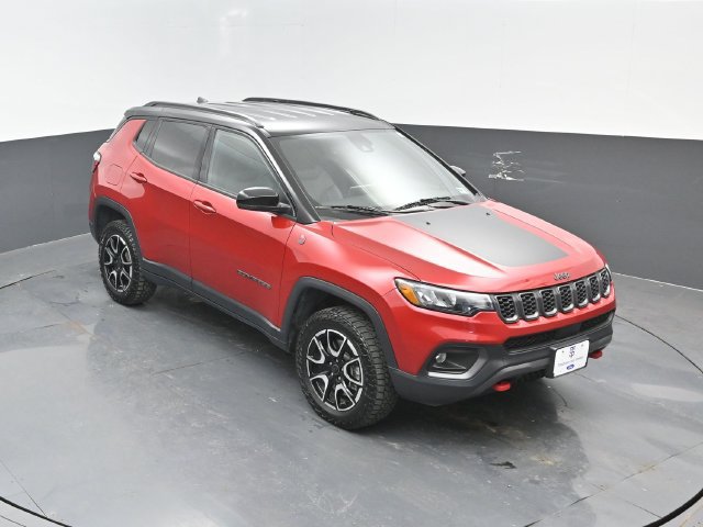 Used 2025 Jeep Compass Trailhawk AWD/4WD image 21
