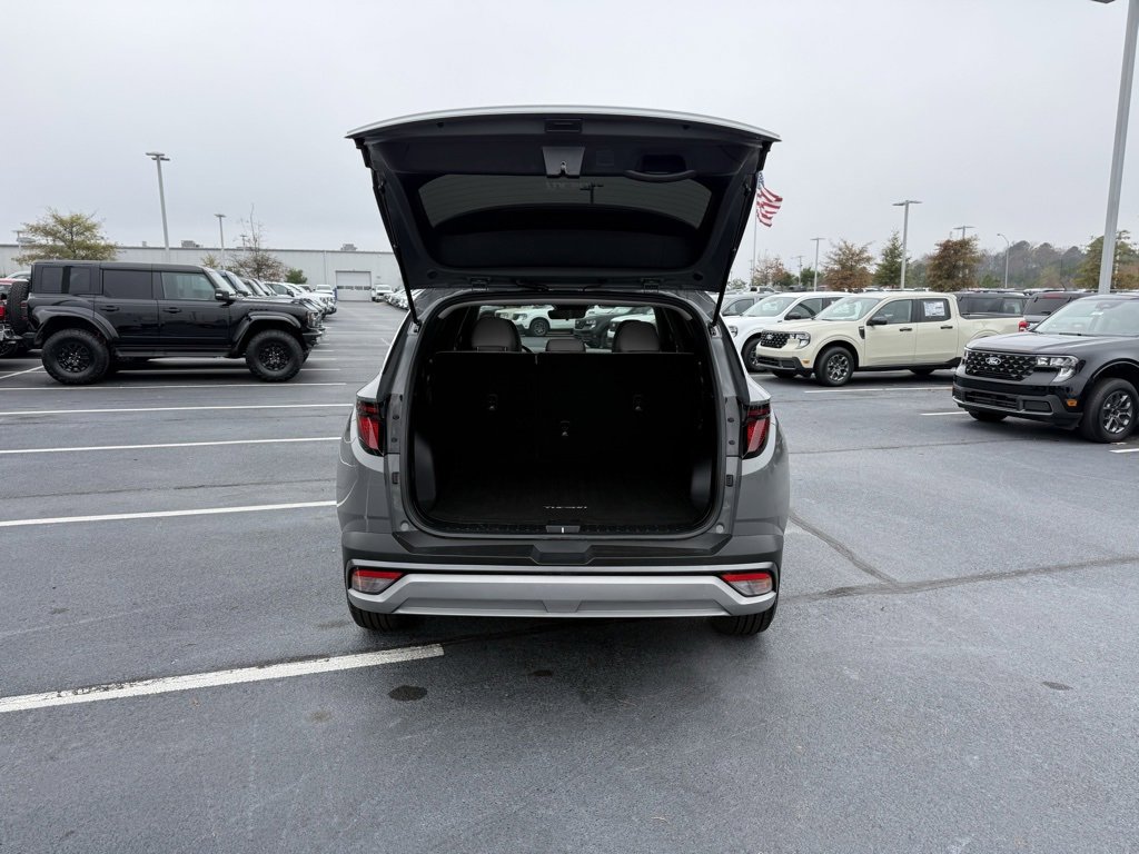 Used 2025 Hyundai Tucson SE image 7