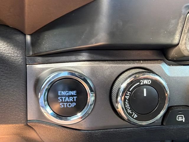 Used 2019 Toyota Tacoma TRD Off-Road AWD/4WD image 9