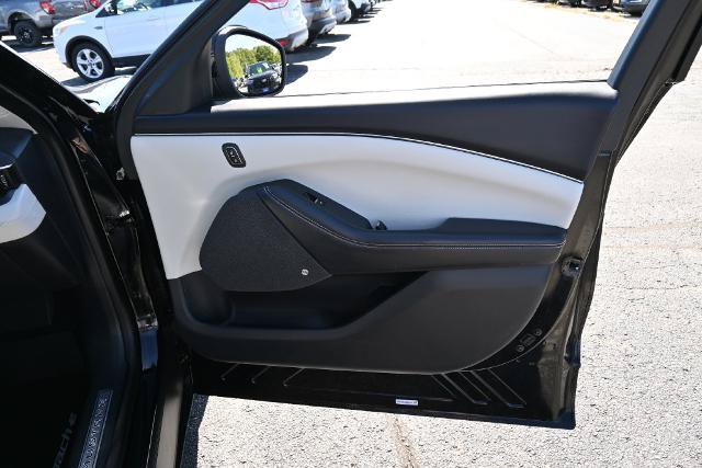 Certified 2021 Ford Mustang Mach-E Premium AWD/4WD image 25