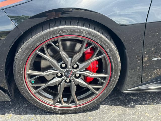 Used 2023 Chevrolet Corvette Stingray Preferred Cpe w/ Z51 Performance Package RWD image 4