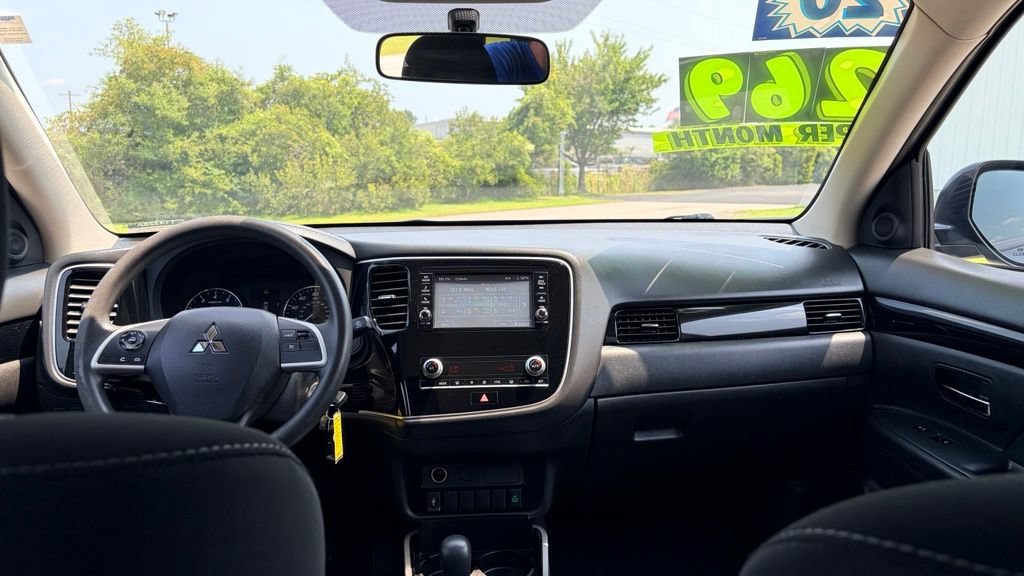 Used 2020 Mitsubishi Outlander ES FWD image 5