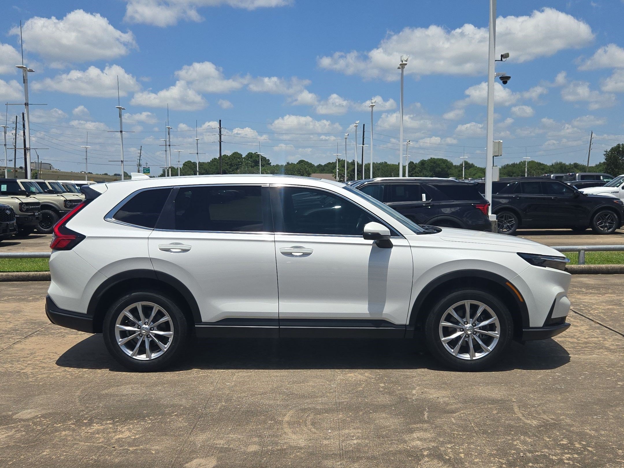 Used 2025 Honda CR-V EX-L image 2