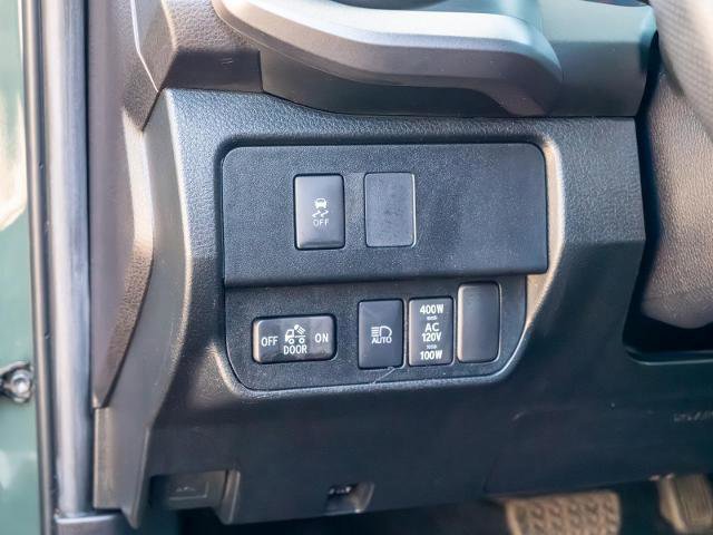 Used 2021 Toyota Tacoma TRD Off-Road w/ Technology Package image 17