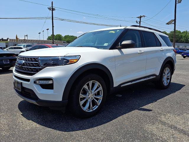 Certified 2023 Ford Explorer XLT w/ Equipment Group 202A AWD/4WD image 3