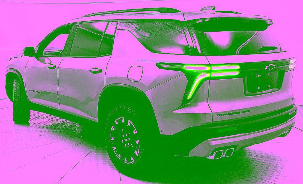Used 2025 Chevrolet Traverse Z71 w/ Enhanced Driving Package AWD/4WD image 4