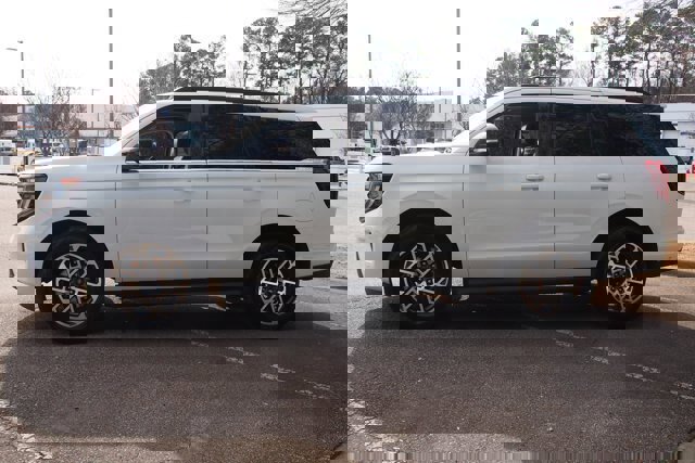 Certified 2025 Ford Expedition Active image 2