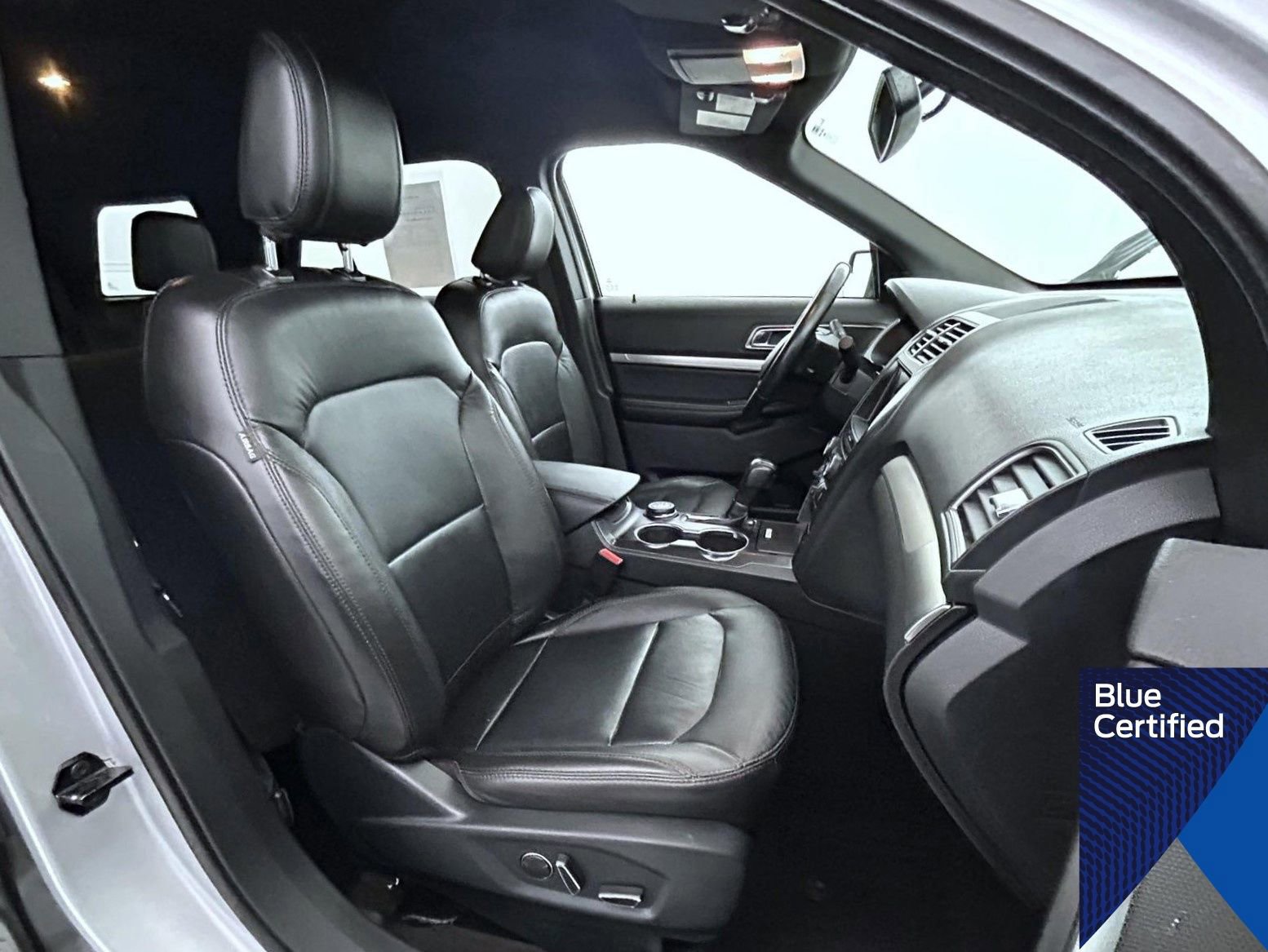 Certified 2018 Ford Explorer XLT w/ Equipment Group 202A image 15