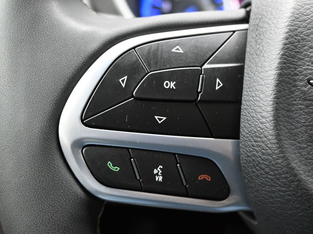 Used 2024 Chrysler Pacifica Touring-L image 22