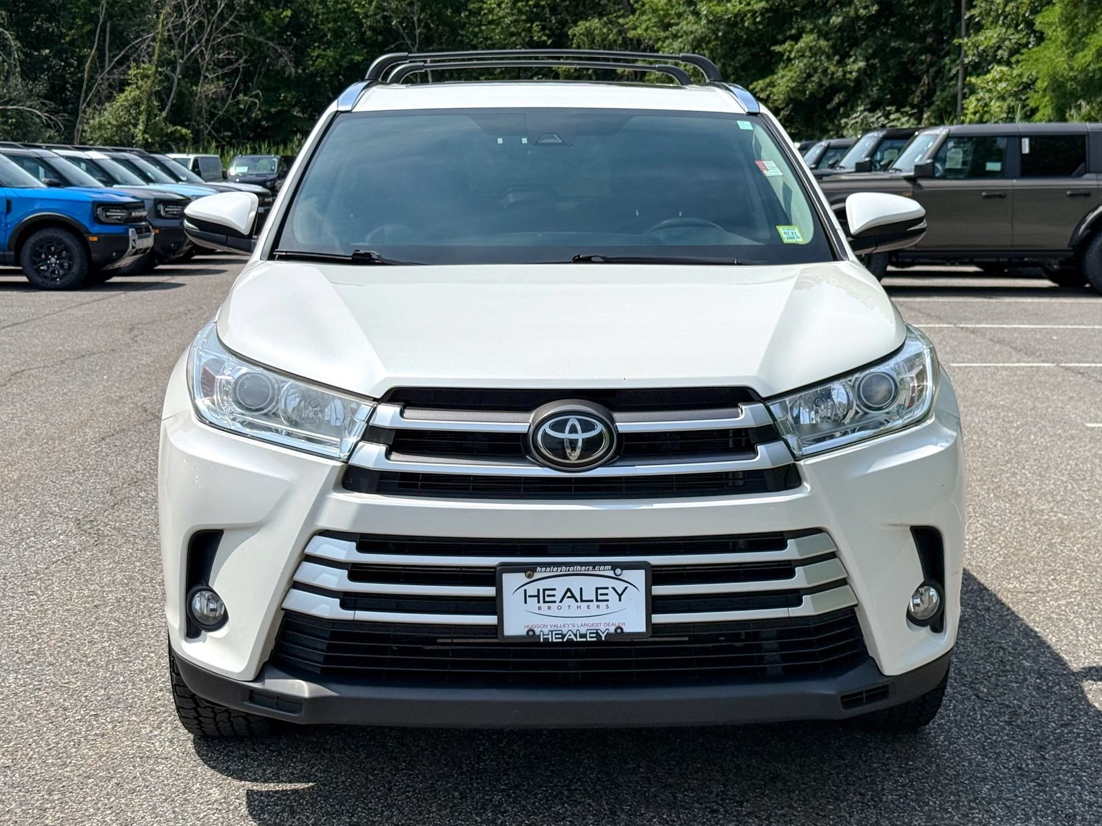 Used 2019 Toyota Highlander XLE AWD/4WD image 2