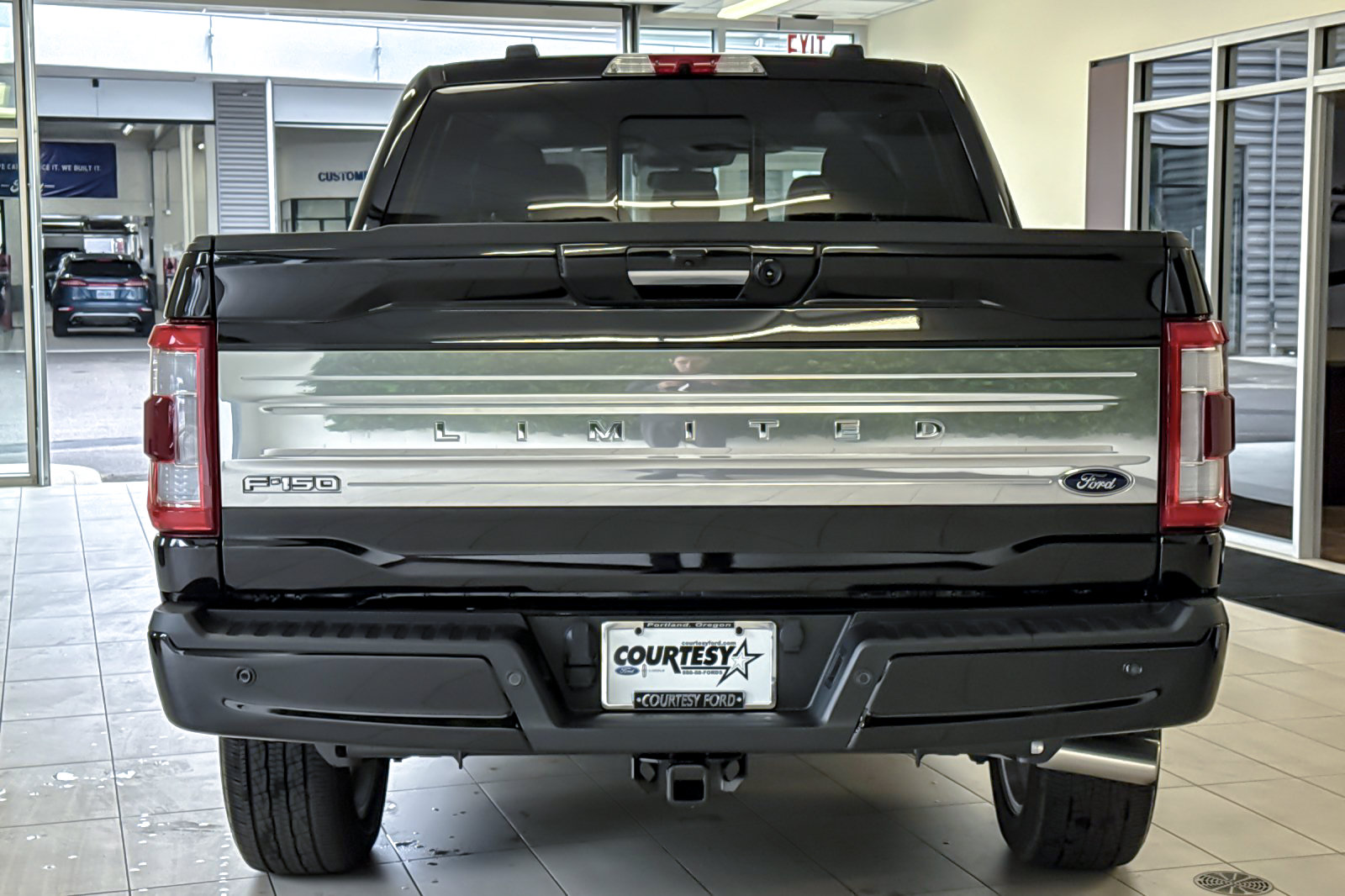 Certified 2022 Ford F150 Limited AWD/4WD image 5