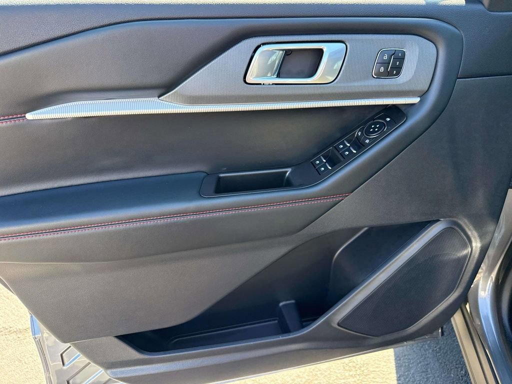 Certified 2026 Ford Explorer ST-Line w/ ST-Line Street Pack image 23