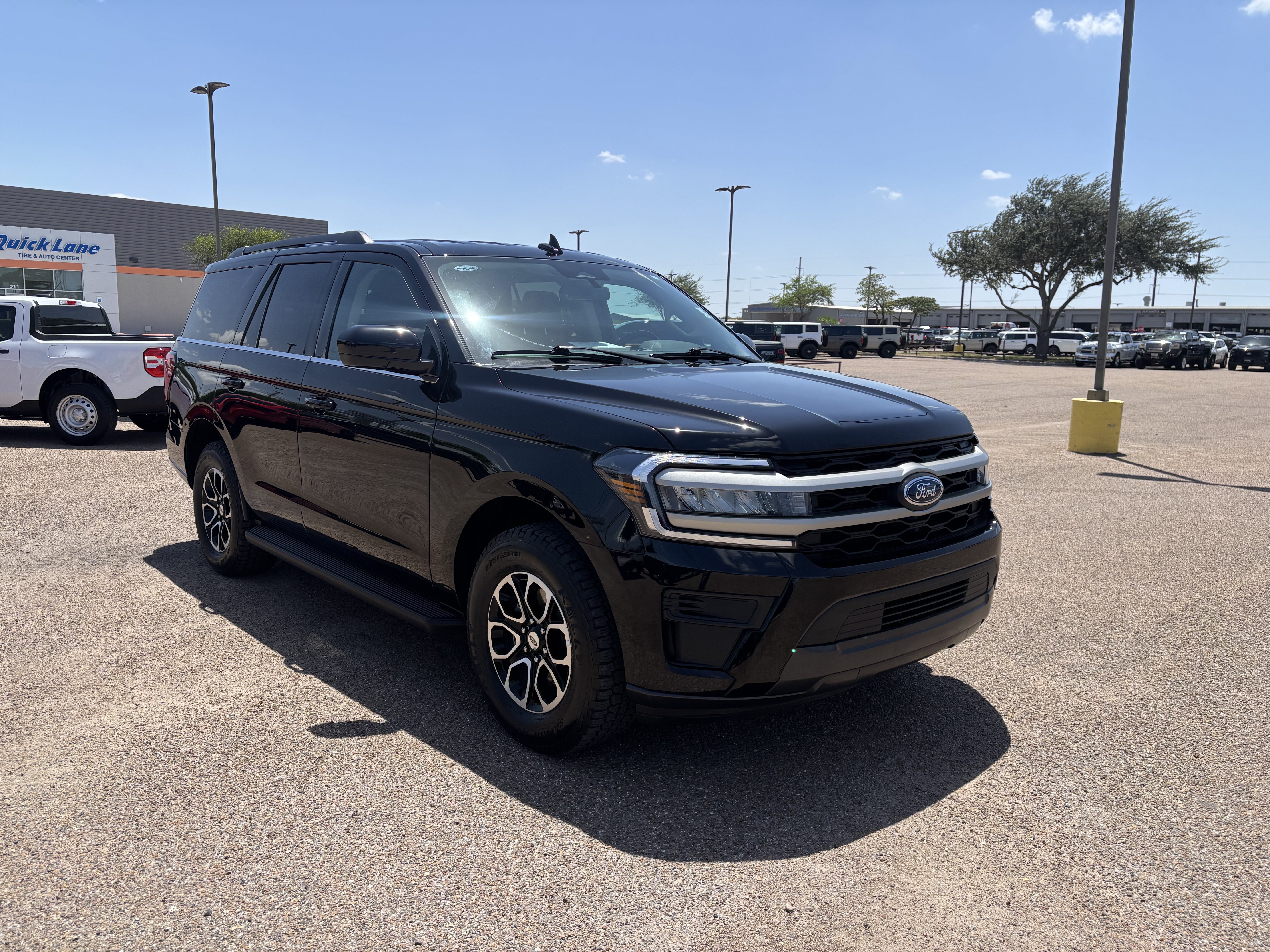 Certified 2023 Ford Expedition XLT RWD image 5