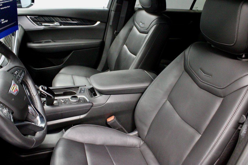 Used 2025 Cadillac XT6 Premium Luxury image 27