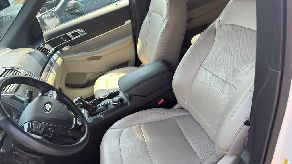 Certified 2018 Ford Explorer Limited w/ Equipment Group 301A AWD/4WD image 11