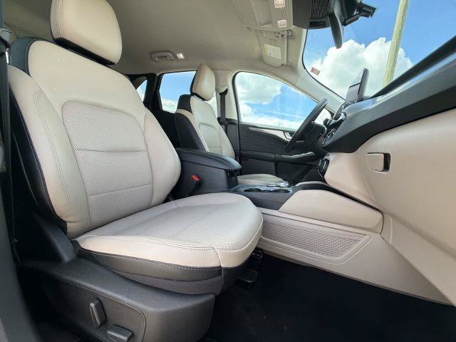Certified 2022 Ford Escape Titanium FWD image 21