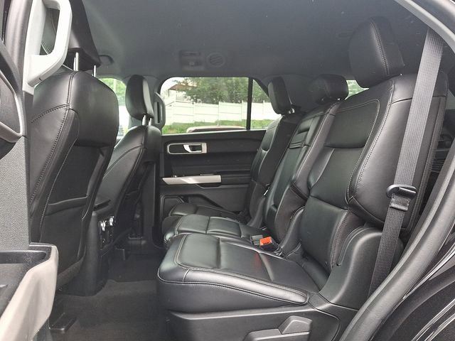 Certified 2022 Ford Explorer XLT w/ Equipment Group 202A image 10