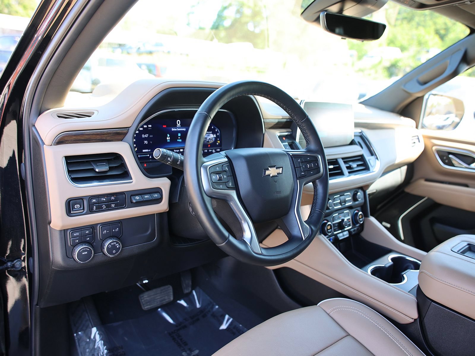 Used 2024 Chevrolet Tahoe Premier AWD/4WD image 18