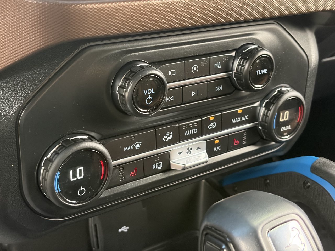 Certified 2023 Ford Bronco Outer Banks AWD/4WD image 29