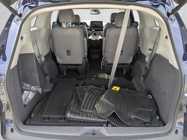 Used 2022 Toyota Sienna XLE AWD/4WD image 9