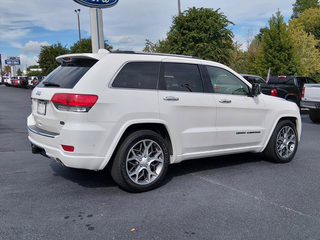 Used 2020 Jeep Grand Cherokee Overland AWD/4WD image 4