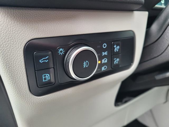 Certified 2023 Ford Escape SE w/ PHEV Premium Package image 17